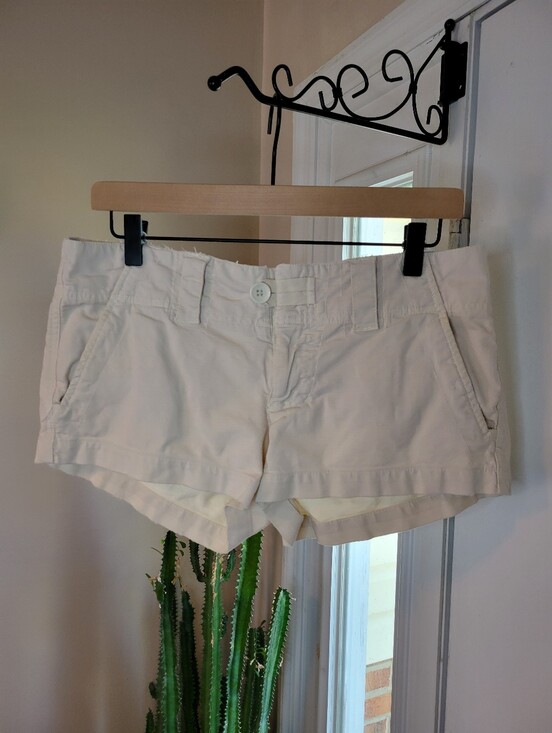 American Eagle Outfitters Pants - Vintage American Eagle Perfect Shorty Beige Shorts, Size 6